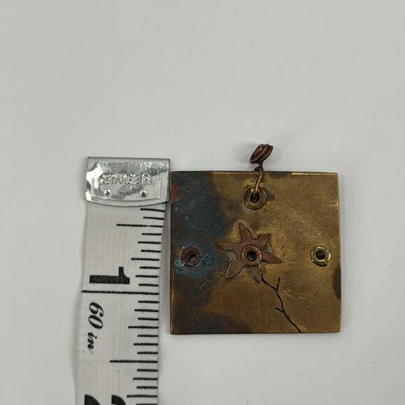 Handmade Sunflower brass square pendant - Picture 3 of 3
